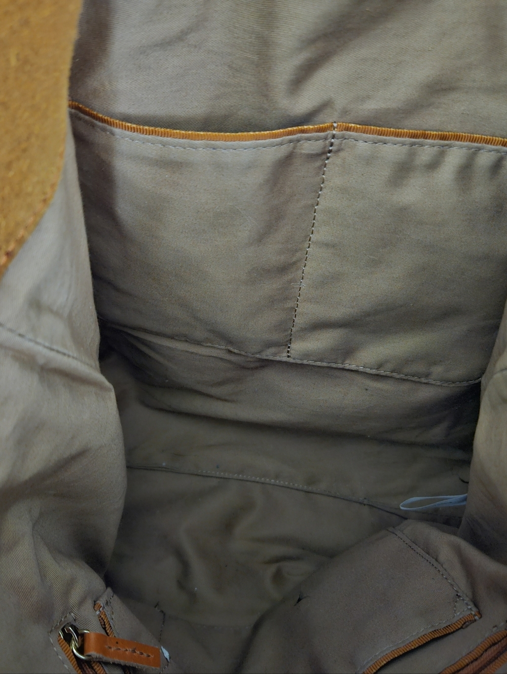 Hobo Suede Bag - Picture 3 of 9